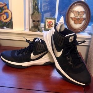 🍂 Nike Air Versatile Sneakers 🍂